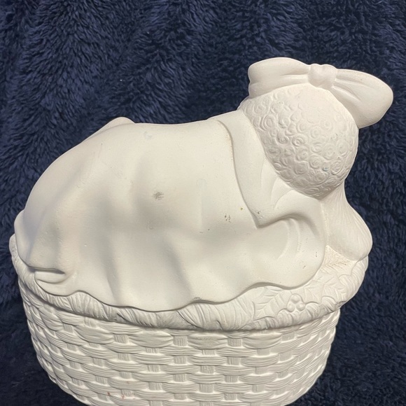 Vintage Christmas Lamb Candy dish or trinket holder - Picture 2 of 3